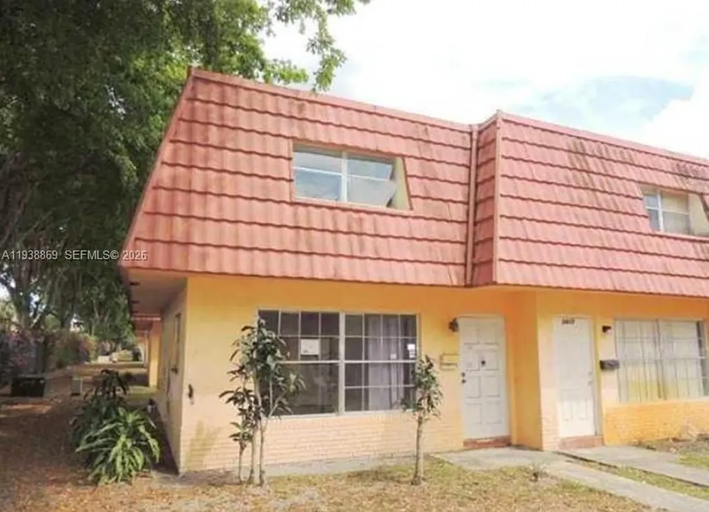 5407 NW 27th Street Lauderhill FL 33313