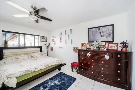 541 Blue Heron Hallandale Beach FL 33009