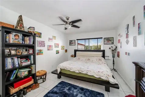 541 Blue Heron Hallandale Beach FL 33009