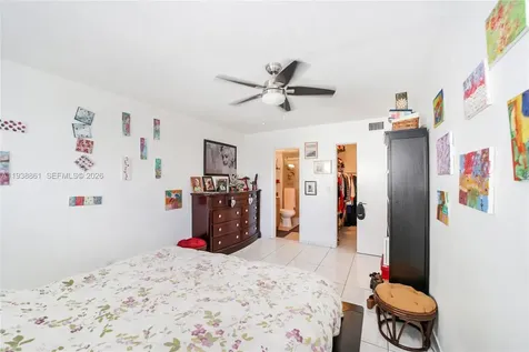 541 Blue Heron Hallandale Beach FL 33009