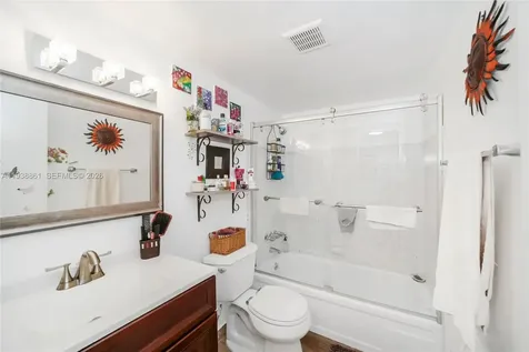 541 Blue Heron Hallandale Beach FL 33009