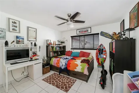 541 Blue Heron Hallandale Beach FL 33009