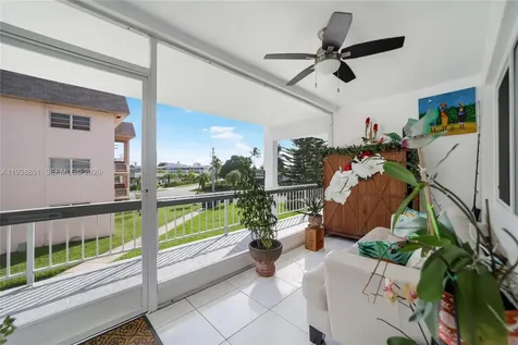 541 Blue Heron Hallandale Beach FL 33009