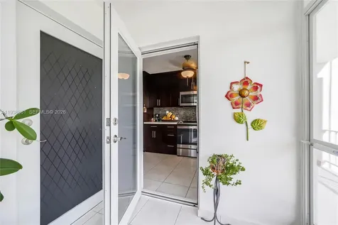 541 Blue Heron Hallandale Beach FL 33009
