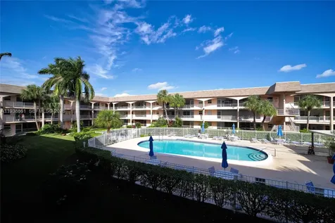 541 Blue Heron Hallandale Beach FL 33009