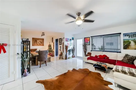 541 Blue Heron Hallandale Beach FL 33009