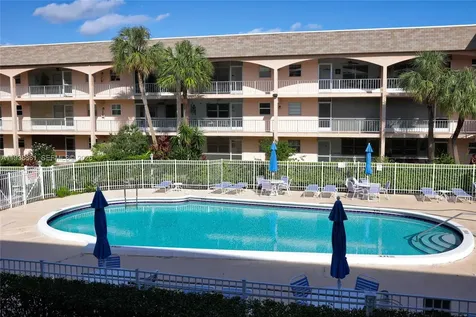 541 Blue Heron Hallandale Beach FL 33009
