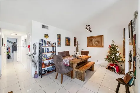 541 Blue Heron Hallandale Beach FL 33009