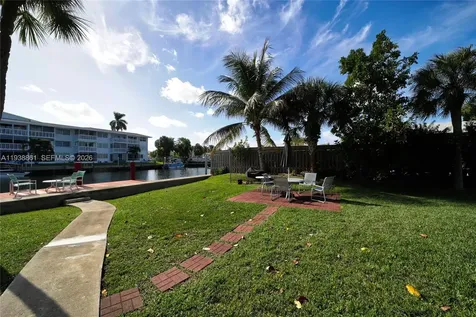 541 Blue Heron Hallandale Beach FL 33009