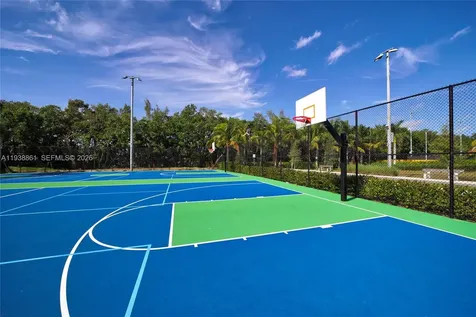 541 Blue Heron Hallandale Beach FL 33009