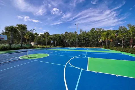 541 Blue Heron Hallandale Beach FL 33009
