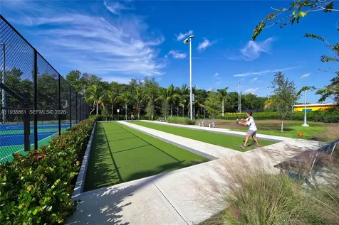 541 Blue Heron Hallandale Beach FL 33009
