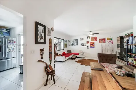 541 Blue Heron Hallandale Beach FL 33009