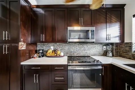 541 Blue Heron Hallandale Beach FL 33009