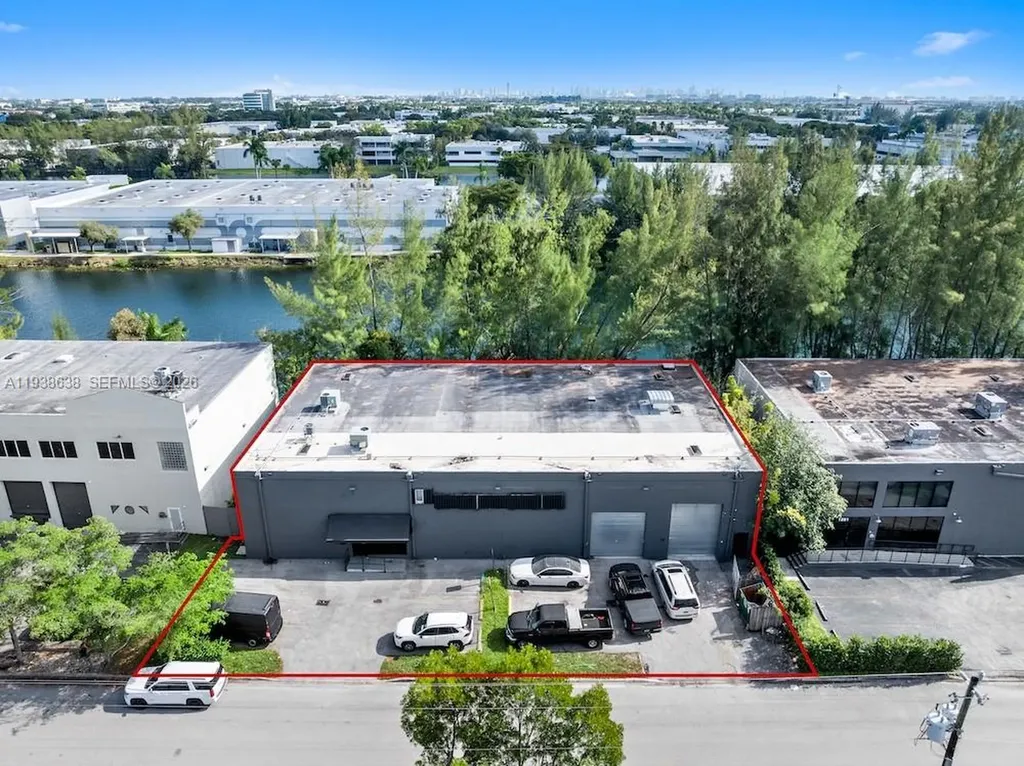 1905 NW 93rd Avenue Doral FL 33172