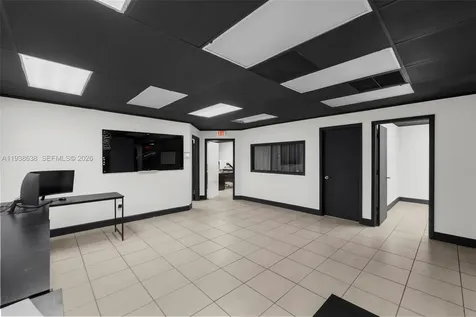 1905 NW 93rd Avenue Doral FL 33172