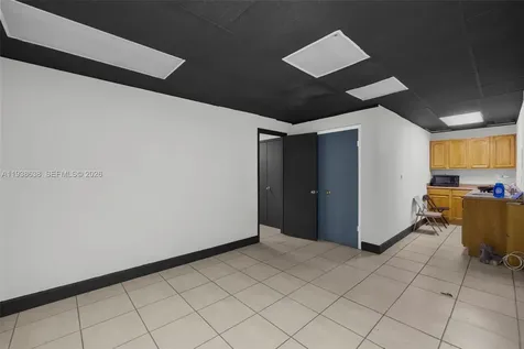 1905 NW 93rd Avenue Doral FL 33172