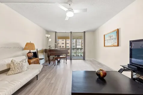 421 NE 14th Avenue Hallandale Beach FL 33009