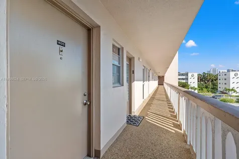 421 NE 14th Avenue Hallandale Beach FL 33009