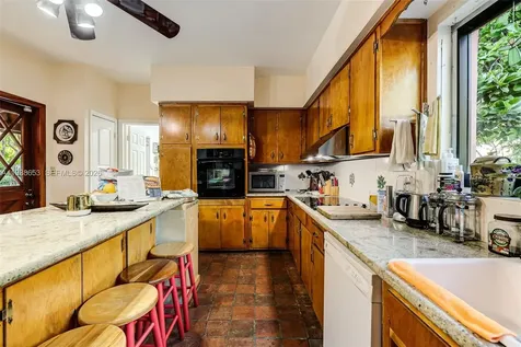 2650 Hilola Street Miami FL 33133