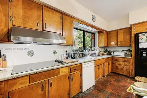 2650 Hilola Street Miami FL 33133