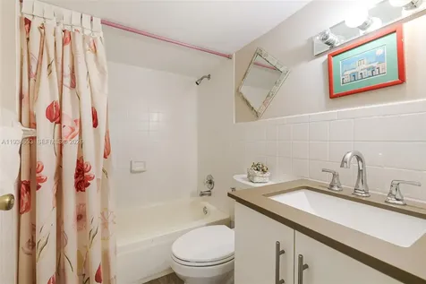 2650 Hilola Street Miami FL 33133