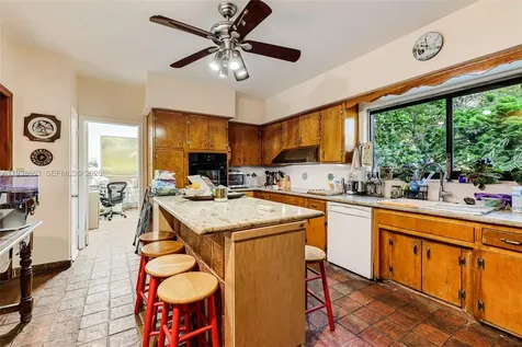 2650 Hilola Street Miami FL 33133