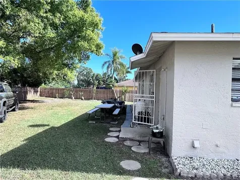 614 6th Avenue Circle Other City - In The State Of Florida FL 34142