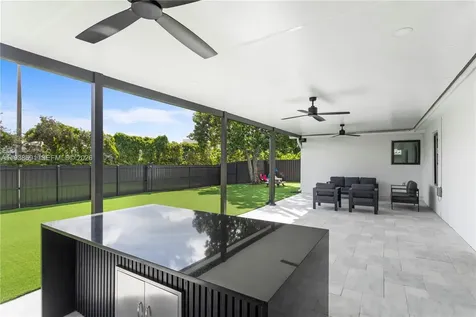 1315 N 47th Avenue Hollywood FL 33021