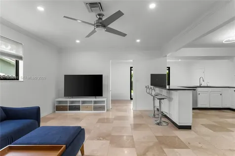 1315 N 47th Avenue Hollywood FL 33021