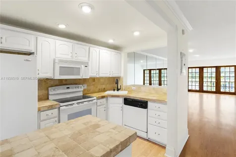 455 Paradise Isle Boulevard Hallandale Beach FL 33009