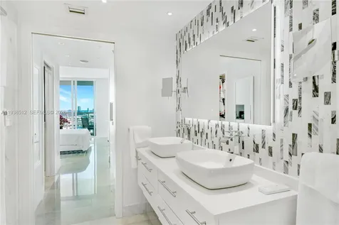 335 S Biscayne Boulevard Miami FL 33131