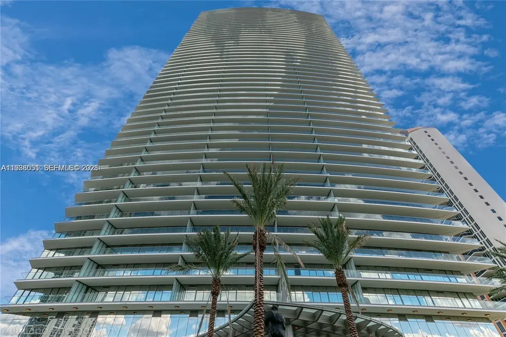 18975 Collins Avenue Sunny Isles Beach FL 33160