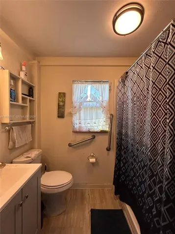 2817 8th Avenue W Bradenton FL 34205