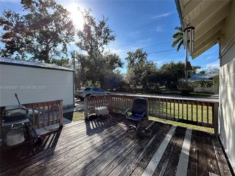 2817 8th Avenue W Bradenton FL 34205