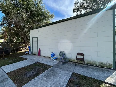 2817 8th Avenue W Bradenton FL 34205