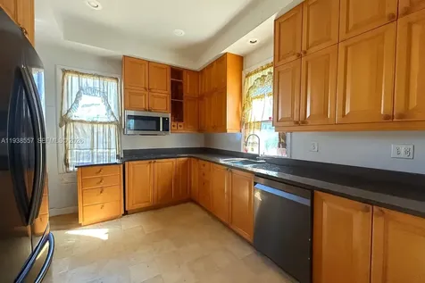 2817 8th Avenue W Bradenton FL 34205