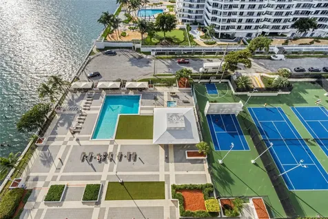 600 NE 36th Street Miami FL 33137