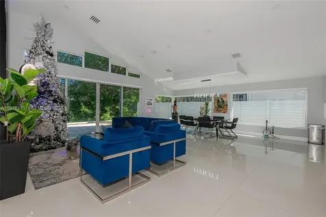 15221 N Laurel Lane N Pembroke Pines FL 33027