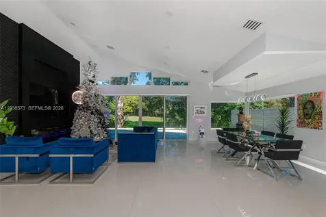 15221 N Laurel Lane N Pembroke Pines FL 33027