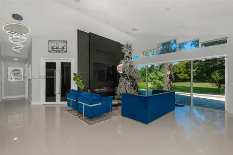 15221 N Laurel Lane N Pembroke Pines FL 33027