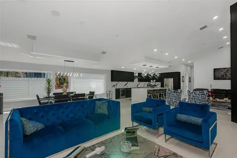 15221 N Laurel Lane N Pembroke Pines FL 33027