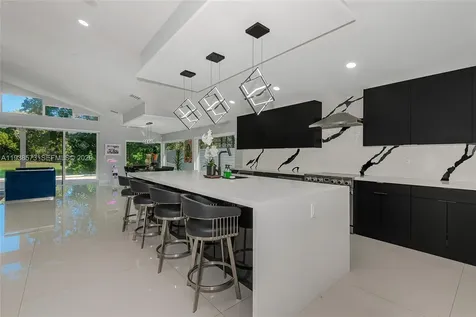 15221 N Laurel Lane N Pembroke Pines FL 33027