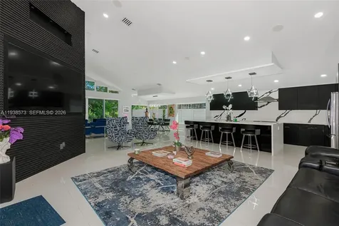 15221 N Laurel Lane N Pembroke Pines FL 33027