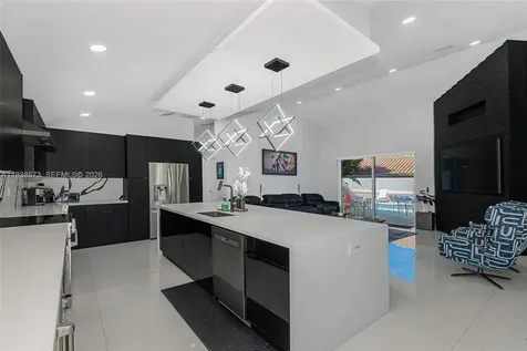 15221 N Laurel Lane N Pembroke Pines FL 33027