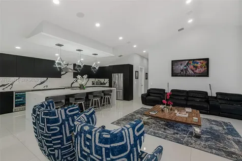 15221 N Laurel Lane N Pembroke Pines FL 33027