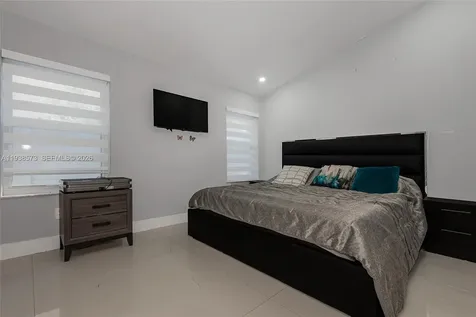 15221 N Laurel Lane N Pembroke Pines FL 33027