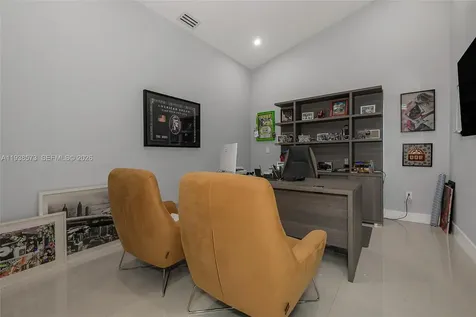 15221 N Laurel Lane N Pembroke Pines FL 33027