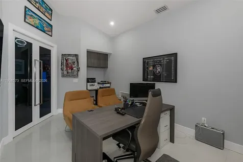 15221 N Laurel Lane N Pembroke Pines FL 33027