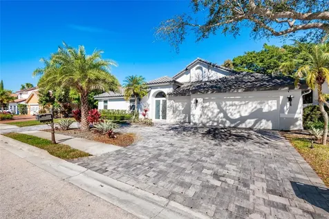 15221 N Laurel Lane N Pembroke Pines FL 33027